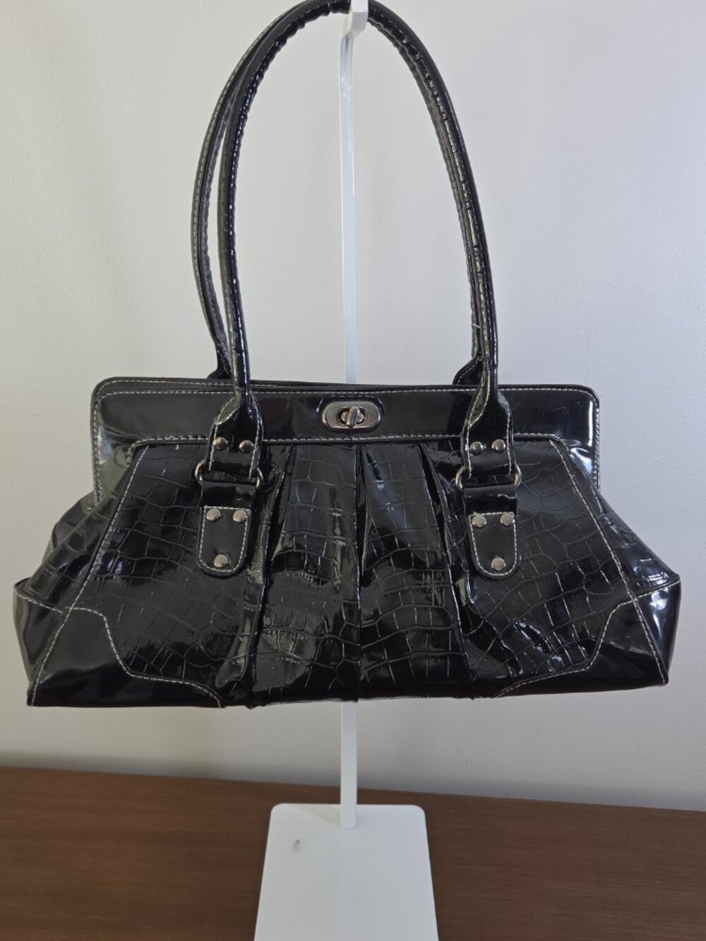 WHITE HOUSE BLACK MARKET SLEEK BLACK PATENT LEATHER SATCHEL BAG
